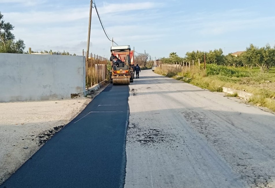 Riqualificazione strade, si asfalta nelle zone rurali